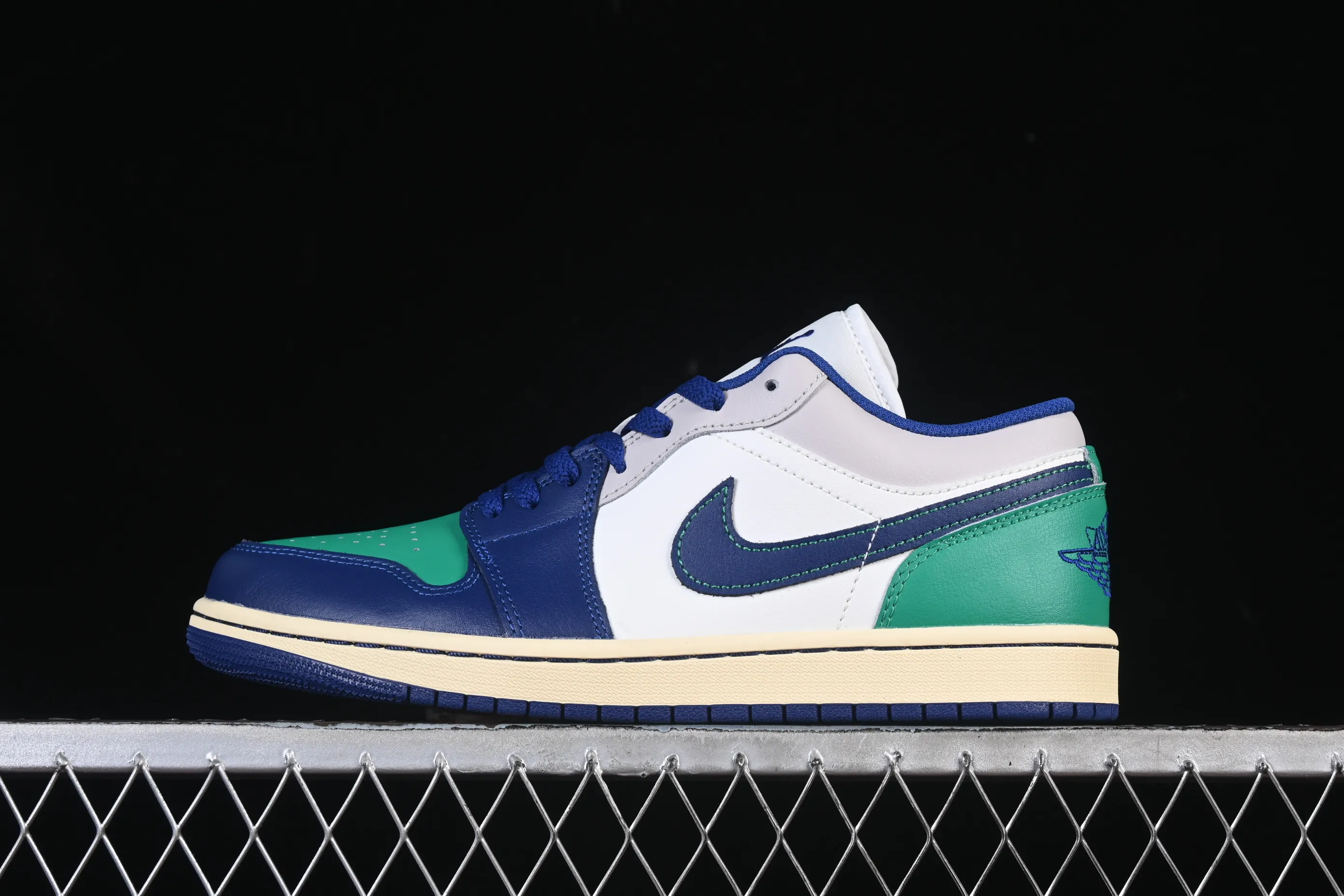 All categories Air Jordan Jordan series basketball shoes Air Jordan 1 Low G version pure original Air Jordan 1 Low AJ1 Joe 1 blue and green color matching low-top cultural casual sneakers 553558-147